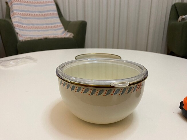 Diğer 16 cm ? emaye saklama kabı