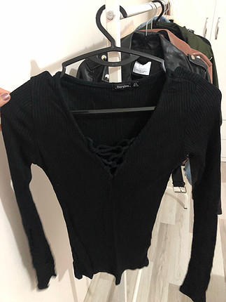 xs Beden bershka önü bağcıklı bluz