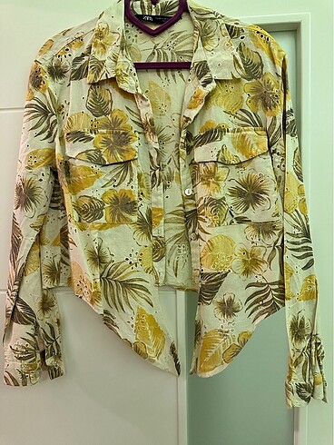 Zara sarı renk fisto çiçek desenli gömlek - Görsel 2