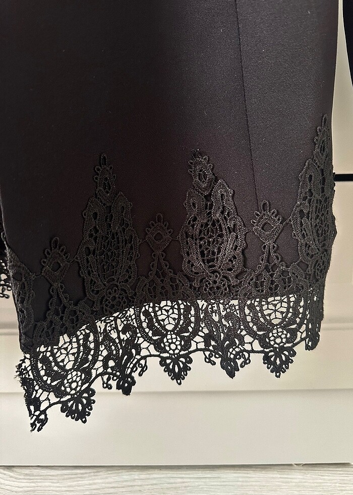 Siyah gold düğmeli dantelli elbise ceket - Görsel 2