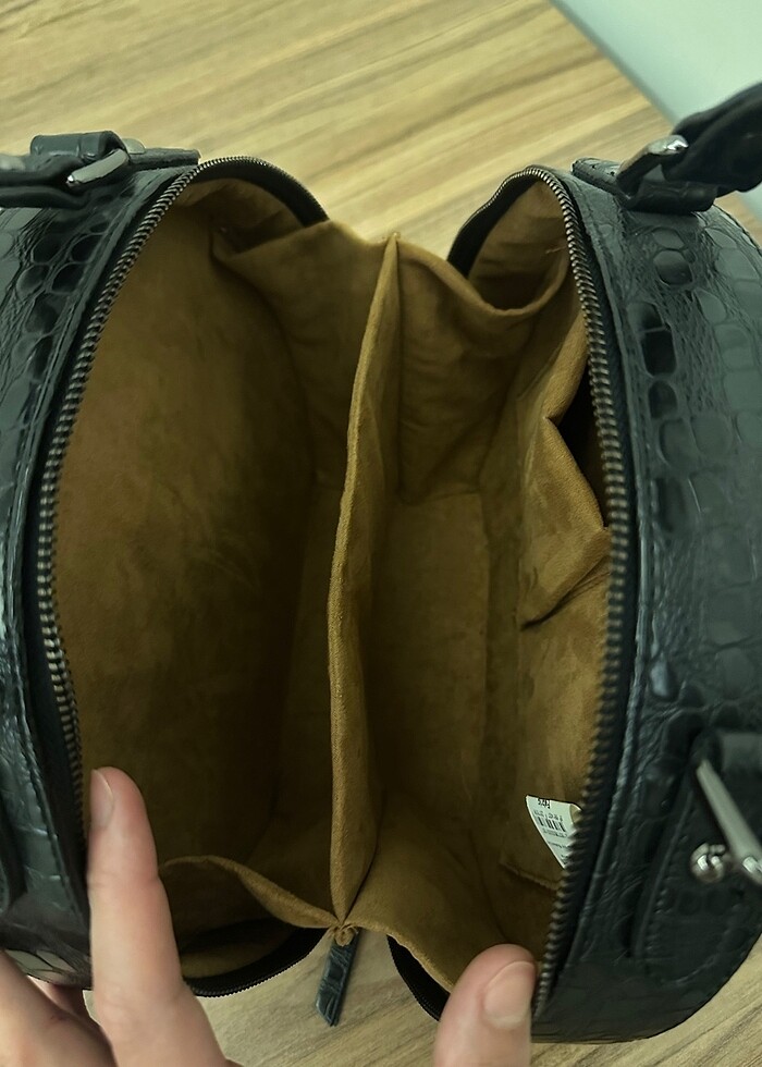 Adil Işık yuvarlak siyah çanta - Görsel 5