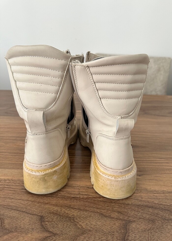 Elle krem rengi bot - Görsel 2