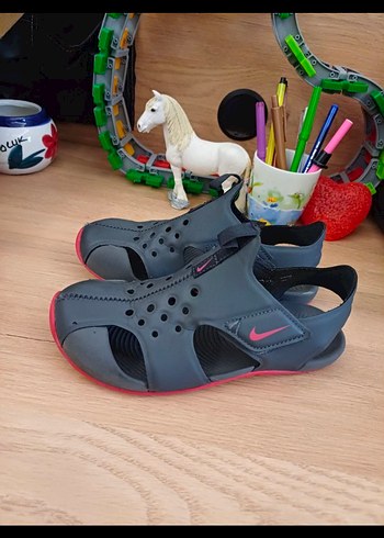Nike Erkek Çocuk Gri sandalet