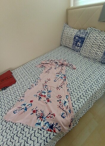 YAZLIK İNCE KUMAŞ ELBİSE