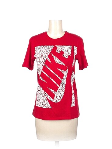 PreLoved T-shirt %70 İndirimli.