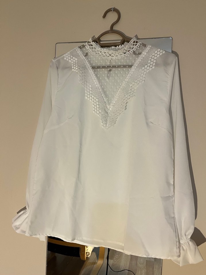Dantel Detaylı V Yaka Beyaz Bohem Bluz - Görsel 3