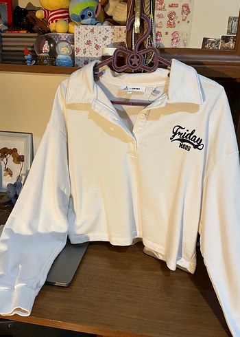 Beyaz Yakalı Düğmeli Kadın Sweatshirt