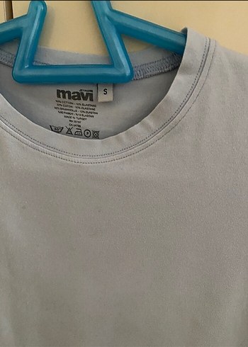 m Beden çeşitli Renk Kaliteli dört adet tshirt kombini takım halinde