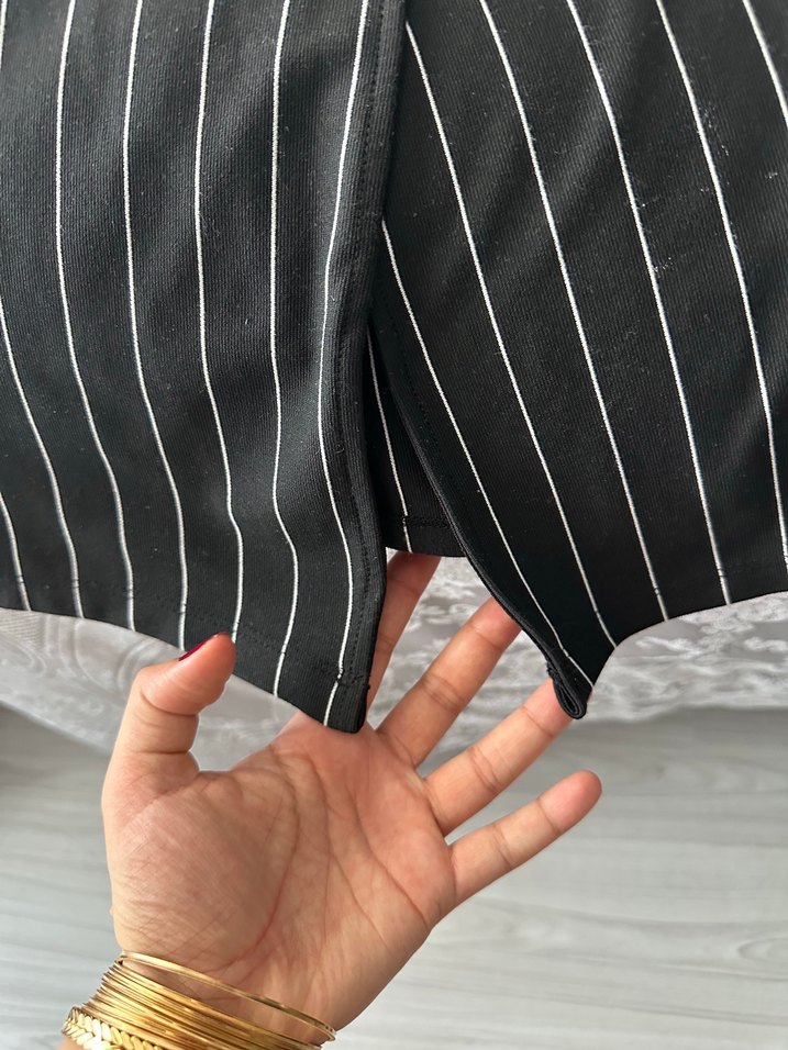 Uzun Kollu Siyah Çizgili Kalem Elbise - Görsel 3