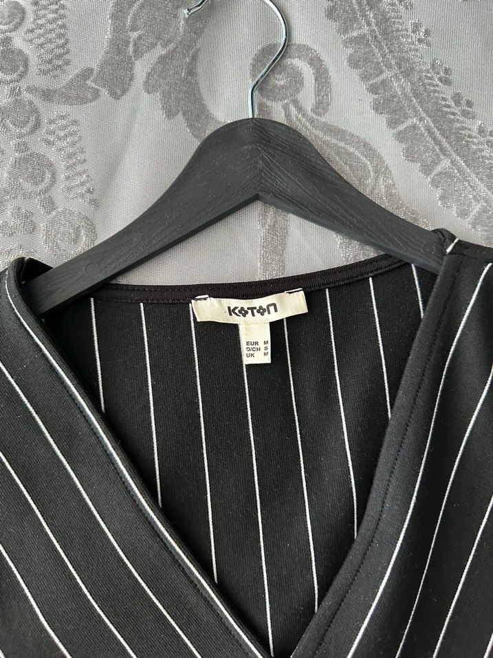 Uzun Kollu Siyah Çizgili Kalem Elbise - Görsel 2