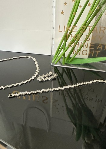 Diğer Guess Zincir Detaylı Beyaz Kadın Takı Seti
