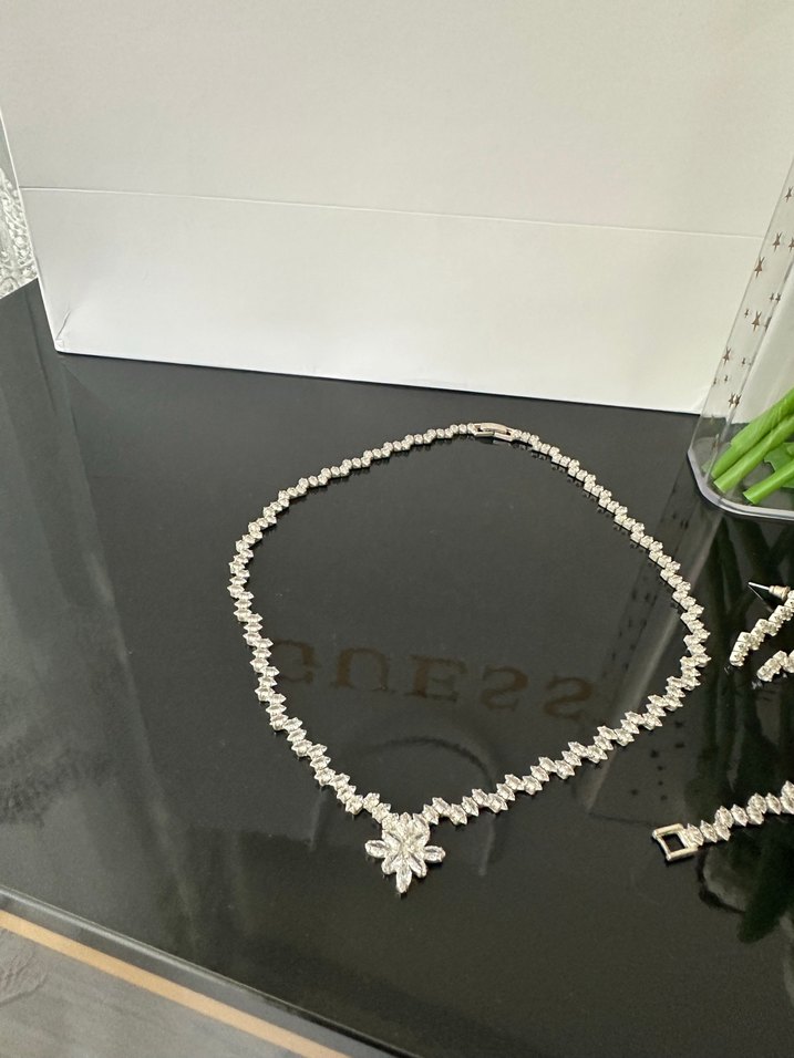 Guess Zincir Detaylı Beyaz Kadın Takı Seti - Görsel 2