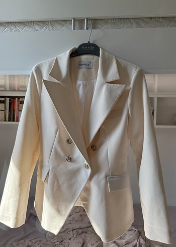Beyaz Düğmeli Kadın Blazer Ceket