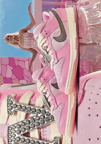 Nike Nike Dunk Low Barbie