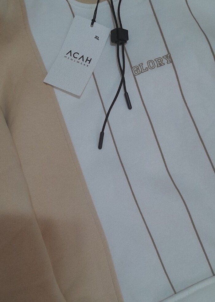 Etiketli Kapüşonlu Sweatshirt - Görsel 4