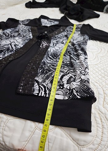 Düğmeli Siyah Desenli V Yaka Kadın Bluz - Görsel 5