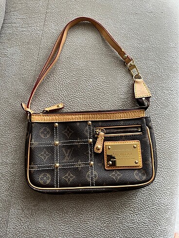 Louis Vuitton replika kol çantası