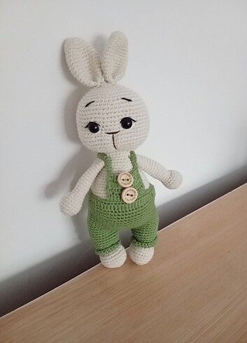 Amigurumini tavsan oyuncak
