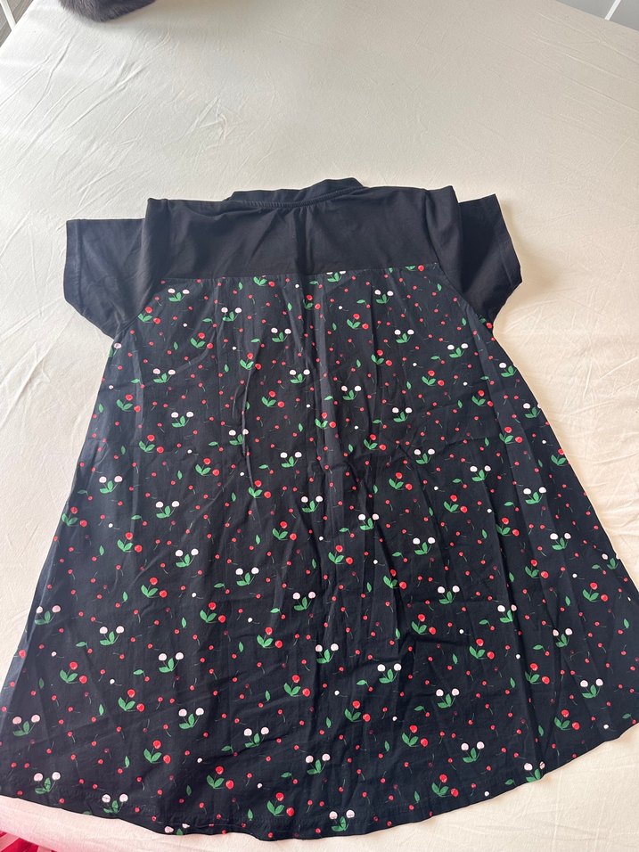 Desenli Arkası Düğmeli Siyah Hamile Tişörtü - Görsel 2