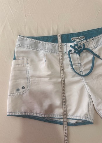 Beyaz Desenli Mini Kadın Şort - Görsel 4