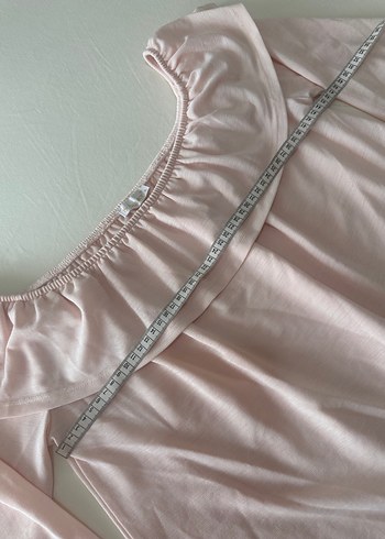 Pembe Volanlı Kayık Yaka Kadın Bluz - Görsel 4