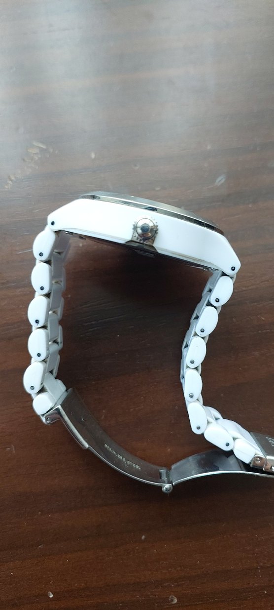 DKNY orjjnal saatcide cami temizlenecek b hic bir sorunuz yok - Görsel 2