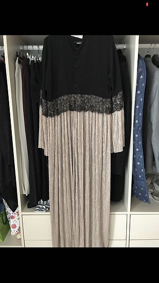 Siyah simli abaya