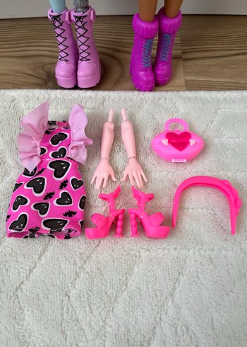Monster High Pastel Renkli Pembe Bebek ve Aksesuar Seti