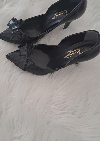 Klasik Siyah Yılan Desenli Stiletto