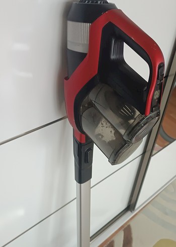 Kırmızı Kablosuz Elektrikli Süpürge - Görsel 4