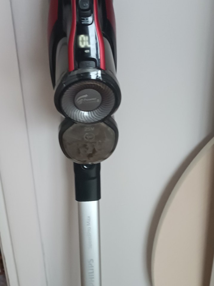 Kırmızı Kablosuz Elektrikli Süpürge - Görsel 3