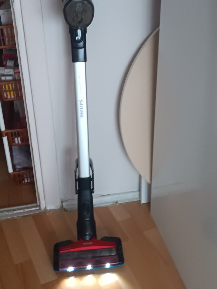 Kırmızı Kablosuz Elektrikli Süpürge - Görsel 5