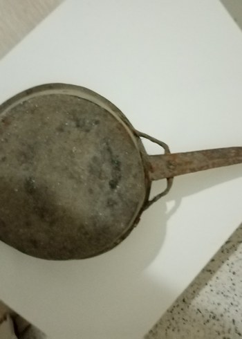 Beden kahverengi Renk 1950-60 DÖNEMİ DEMİR SAPLI ANTİKA BAKIR TAVA