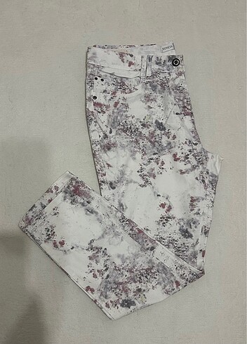 Desenli likralı pantolon
