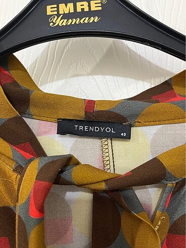 Yakası bağlamalı retro desenli uzun kollu elbise - Görsel 2