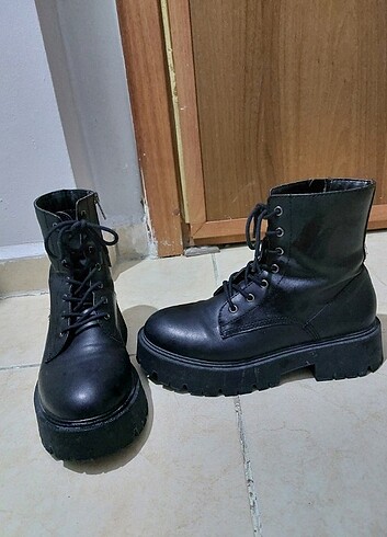 38 Beden BERSHKA KADIN BOT 