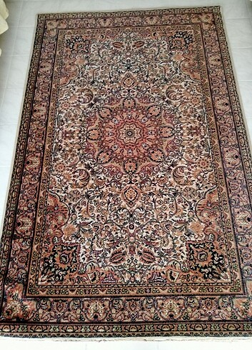 Diğer Yün Halı Çok Temizdir. 230 cm X 150 cm