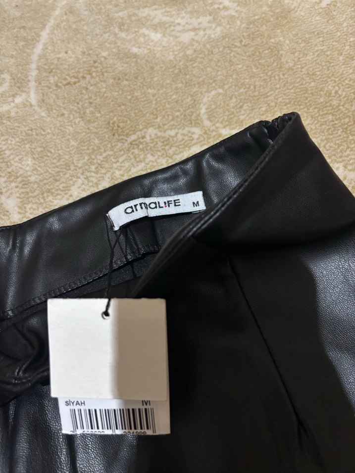 Siyah Deri Mini Etek - Görsel 2