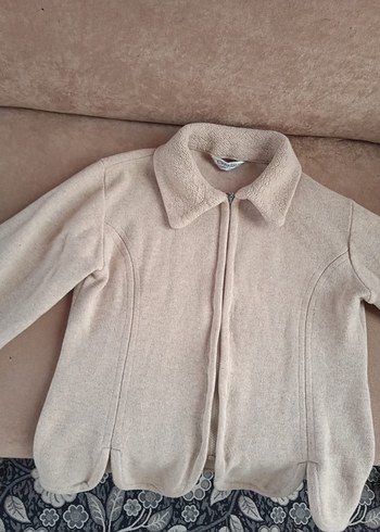Bej Peluş Detaylı Kadın Ceket