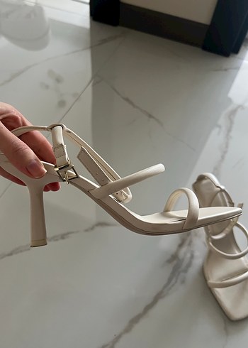38 Beden ten rengi Renk Bej Minimalist Stiletto Topuklu Kadın Sandalet