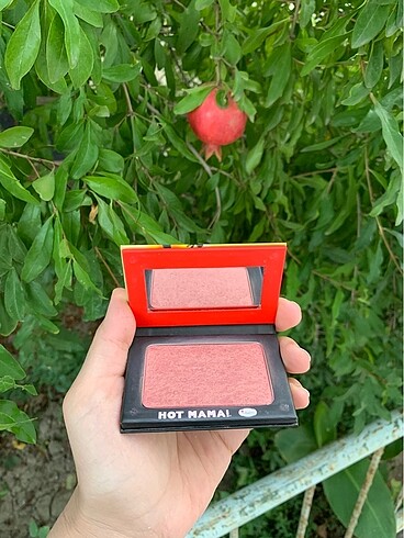 The Balm The balm hot mama allık
