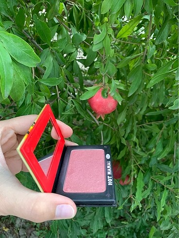 Beden The balm hot mama allık
