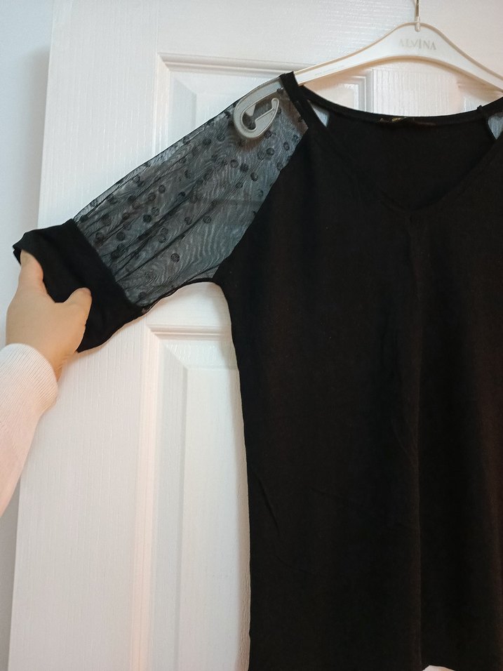 tül Detaylı Siyah Kısa Kollu Bluz - Görsel 2