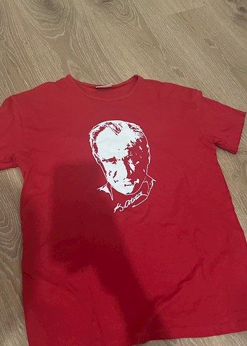 Kırmızı Baskılı Erkek Tişört