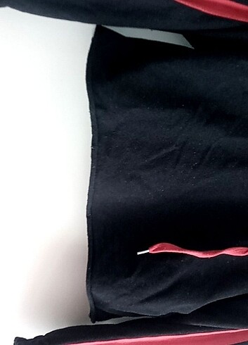 xl Beden Siyah kırmızılı sweat