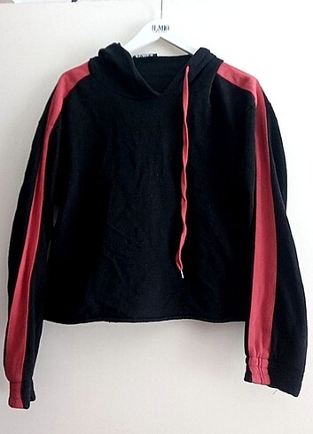 Siyah kırmızılı sweat