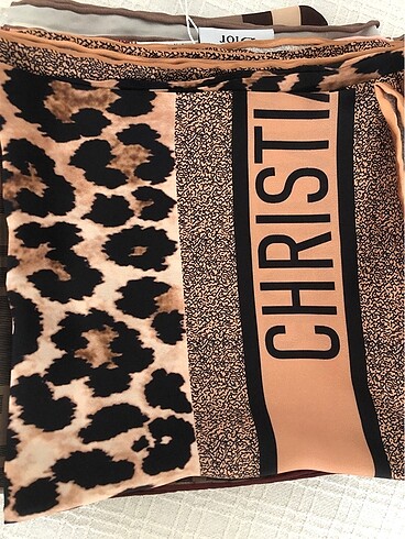 Beden Christian Dior Twil İpek Eşarp
