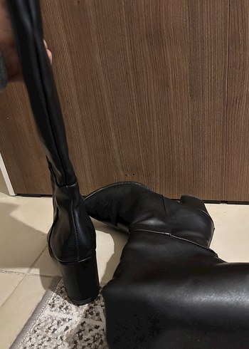 36 Beden Kadın Siyah Deri Tokalı Diz Boyu Bot