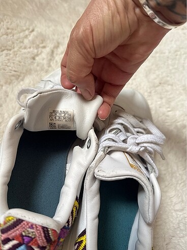 39,5 Beden beyaz Renk Adidas