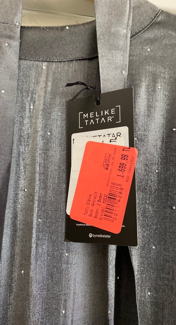 Gri Uzun Saten Elbise Yüksek Yakalı - Görsel 2